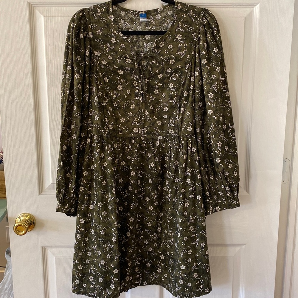 Pretty olive green floral tunic dress